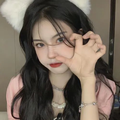 奇怪的她